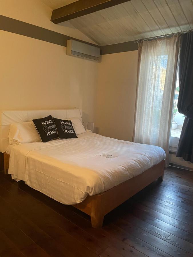 Suite Home Al Centro Di Sassari Bagian luar foto