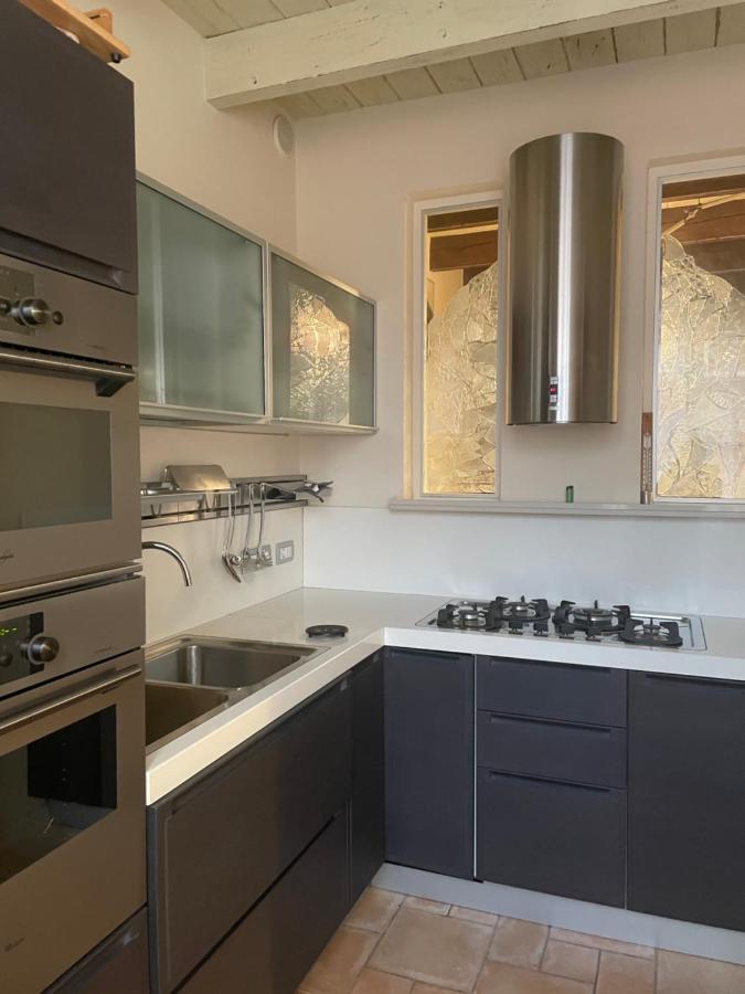Suite Home Al Centro Di Sassari Bagian luar foto